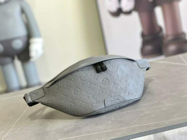 Picture of Louis Vuitton Mens Bags _SKUfw123921446fw